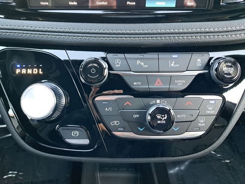 New 2026 Chrysler Pacifica Select image 22