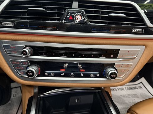 Used 2019 BMW 750i xDrive image 20