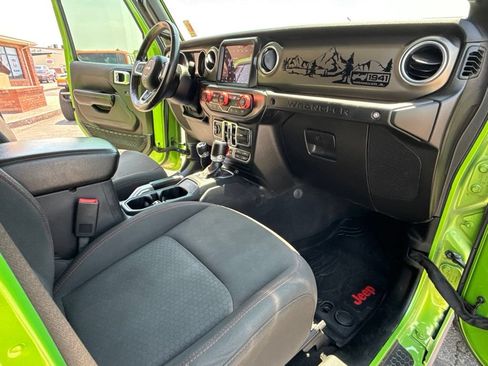 Used 2018 Jeep Wrangler Unlimited Rubicon AWD/4WD image 18