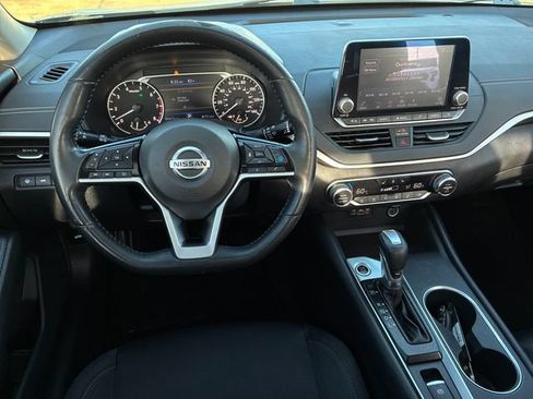 Used 2019 Nissan Altima 2.5 SV FWD image 14