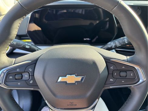 Certified 2024 Chevrolet Trax LT w/ Driver Confidence Package image 12