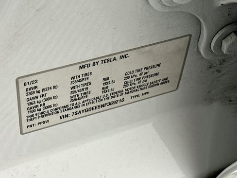 Used 2022 Tesla Model Y Long Range AWD/4WD image 12