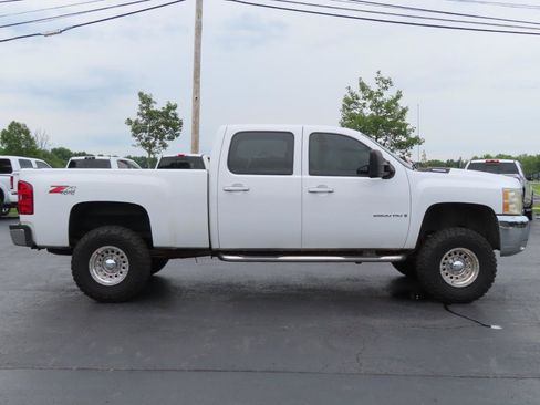 Used 2008 Chevrolet Silverado 2500 LTZ w/ Suspension Package, Off-Road AWD/4WD image 7