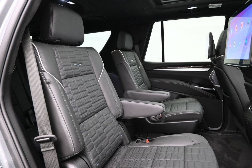 Used 2026 Cadillac Escalade Platinum Sport w/ LPO, ONYX Package AWD/4WD image 42