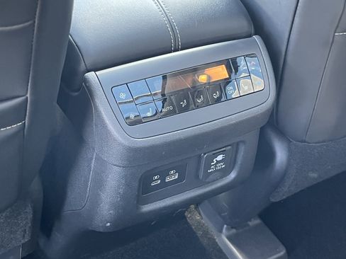 Used 2022 Nissan Pathfinder Platinum w/ Cargo Package AWD/4WD image 16