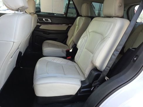 Used 2017 Ford Explorer Platinum AWD/4WD image 11