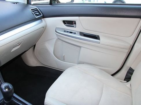 Used 2015 Subaru Crosstrek 2.0i Premium image 26