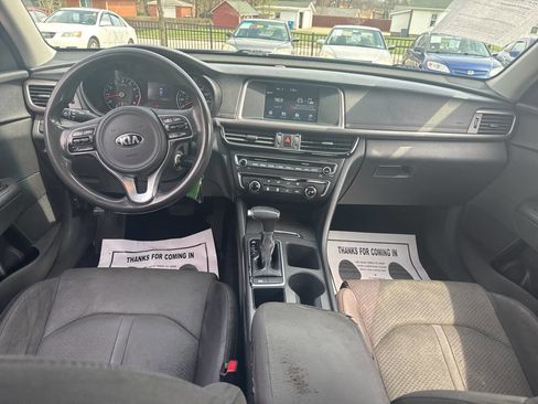 Used 2018 Kia Optima LX w/ 17" Alloy Wheels Package image 7