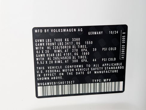 Used 2025 Volkswagen ID. Buzz Pro S Plus RWD image 43
