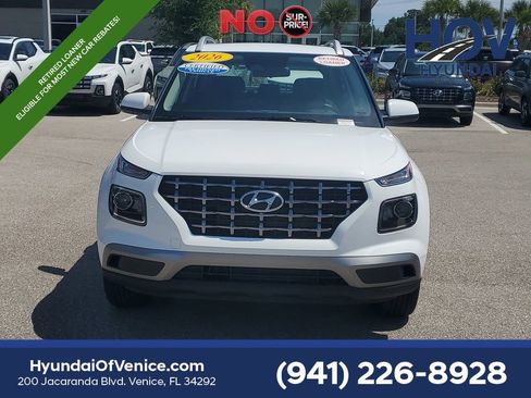 Certified 2026 Hyundai Venue SEL FWD image 3