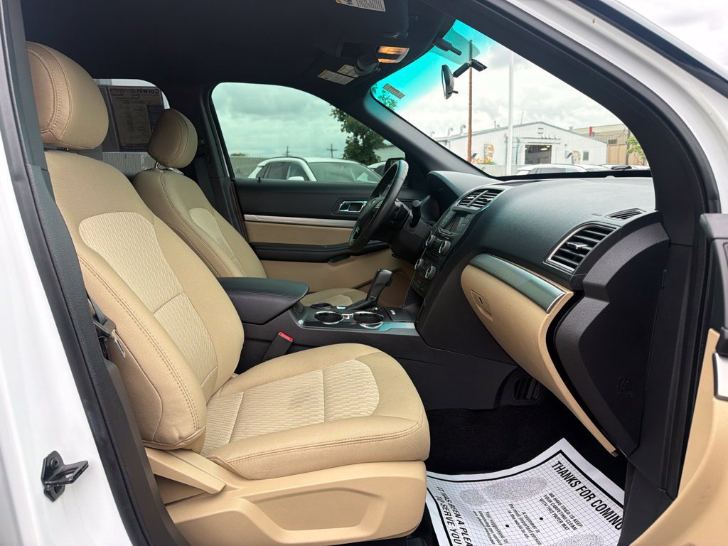 Used 2017 Ford Explorer FWD image 12
