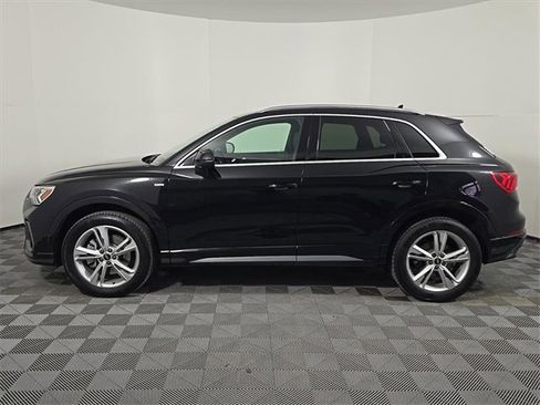 Used 2022 Audi Q3 2.0T Premium Plus image 2