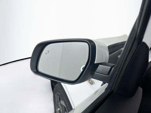 Used 2024 Hyundai Venue SEL image 16