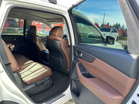 Used 2023 Acura MDX SH-AWD w/ Advance Package image 13