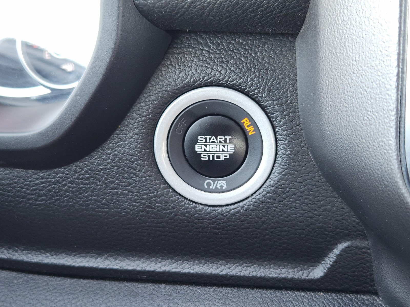 Used 2026 RAM 1500 Laramie AWD/4WD image 31