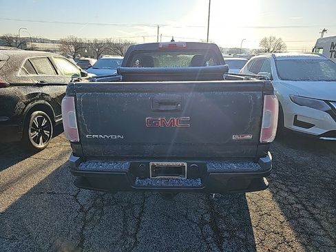 Used 2015 GMC Canyon SLE w/ All-Terrain Package image 9