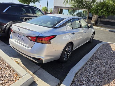 Used 2023 Nissan Altima 2.5 SV image 4