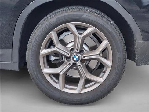 Used 2022 BMW X4 xDrive30i w/ Parking Assistance Package AWD/4WD image 9
