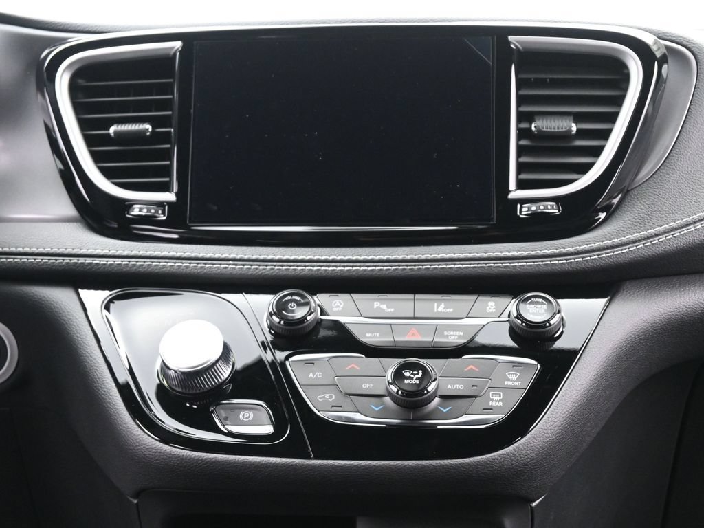 New 2026 Chrysler Pacifica Select FWD image 26