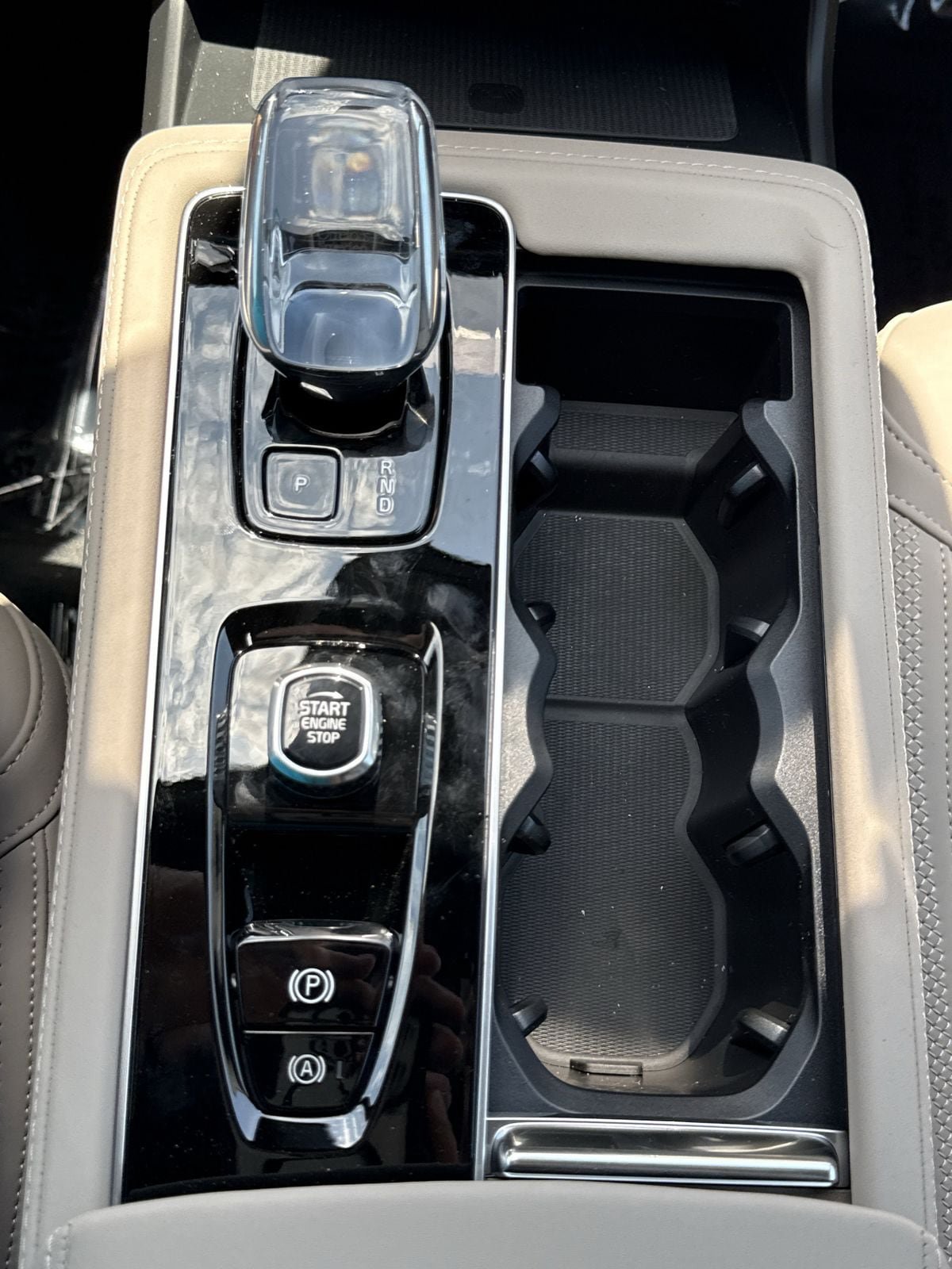 New 2026 Volvo XC90 T8 Plus w/ Protection Package Premier AWD/4WD image 32