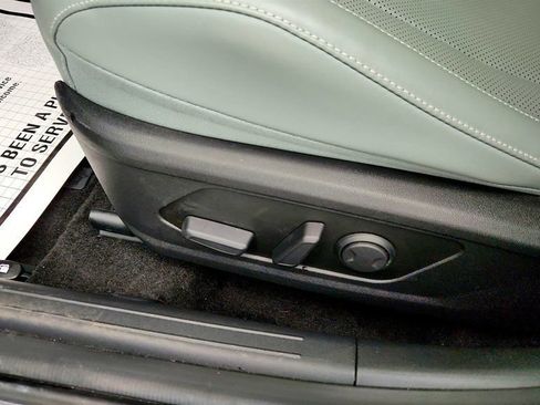 Used 2024 Hyundai Elantra Limited image 11