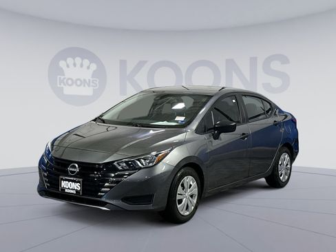 Used 2024 Nissan Versa S image 1