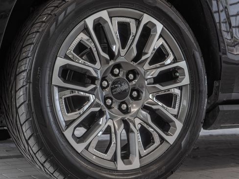 Used 2024 GMC Yukon XL Denali Ultimate AWD/4WD image 31