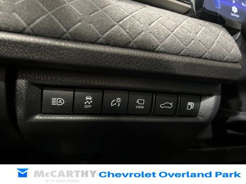 Used 2025 Toyota Camry XLE w/ Premium Plus Package AWD/4WD image 17