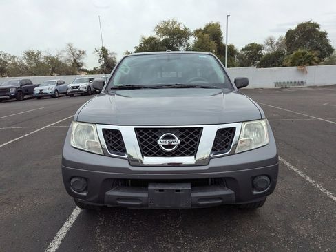 Used 2017 Nissan Frontier SV image 3