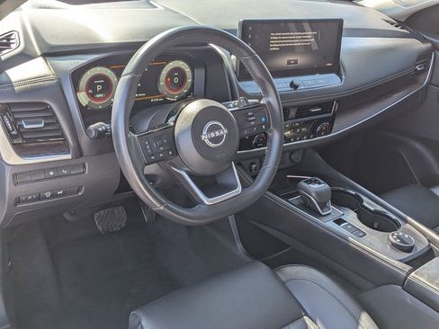 Used 2024 Nissan Rogue Platinum w/ Platinum Premium Package image 10