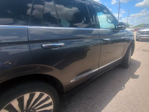 Used 2018 Lincoln Navigator Reserve w/ Technology Package AWD/4WD image 10