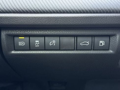 Used 2025 Toyota Camry SE w/ Convenience Package FWD image 22