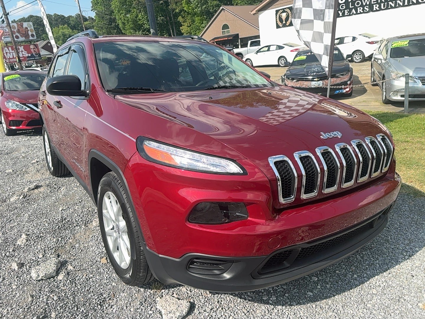 Used 2015 Jeep Cherokee Sport w/ Sport Appearance Group FWD image 3