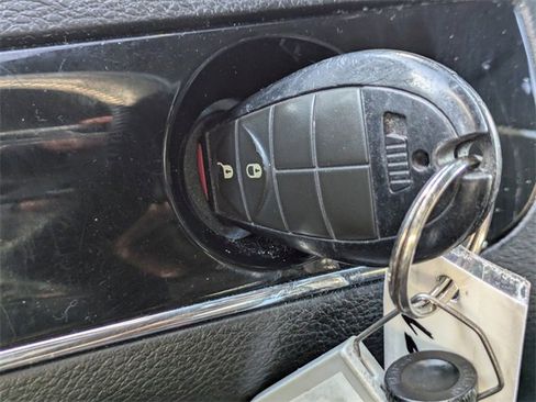 Used 2017 Dodge Grand Caravan SE image 30