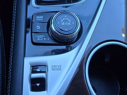 Used 2017 INFINITI Q50 3.0t Premium w/ Driver Assistance Package image 38