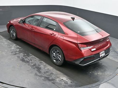 Used 2024 Hyundai Elantra SEL image 39
