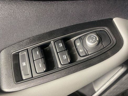 Used 2025 Subaru Outback Premium AWD/4WD image 27