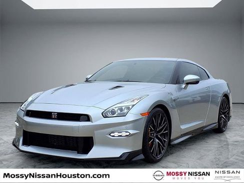 Certified 2024 Nissan GT-R Premium w/ Premium Interior Package AWD/4WD image 4
