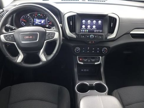 Used 2023 GMC Terrain SLE FWD image 2