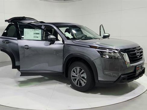 New 2025 Nissan Pathfinder SV image 29
