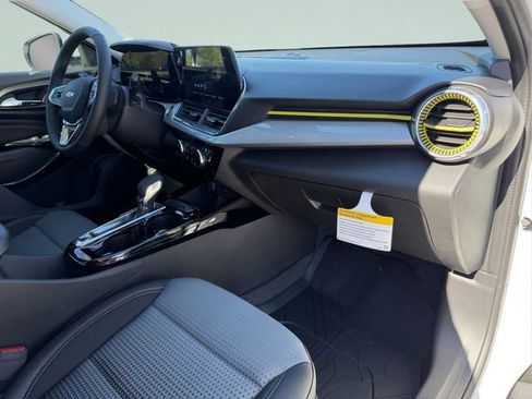 New 2026 Chevrolet Trax LT w/ LT Convenience Package image 39