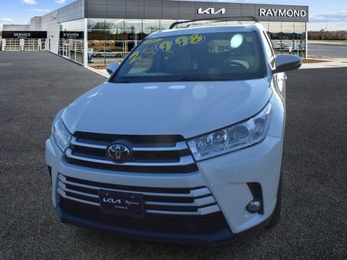 Used 2019 Toyota Highlander XLE image 7