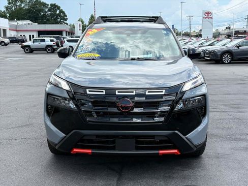 Used 2025 Nissan Rogue SV AWD/4WD image 24