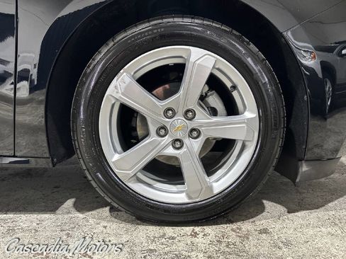 Used 2017 Chevrolet Volt LT w/ Comfort Package image 30