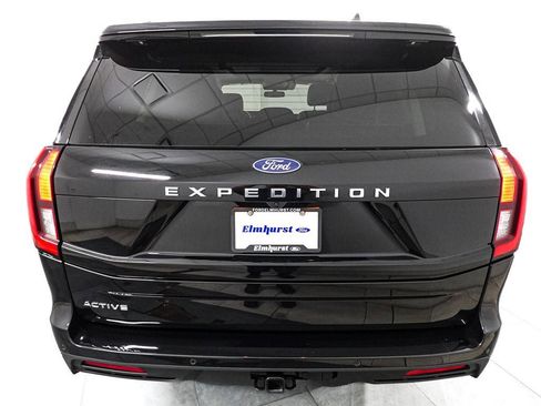 Used 2025 Ford Expedition Active AWD/4WD image 5