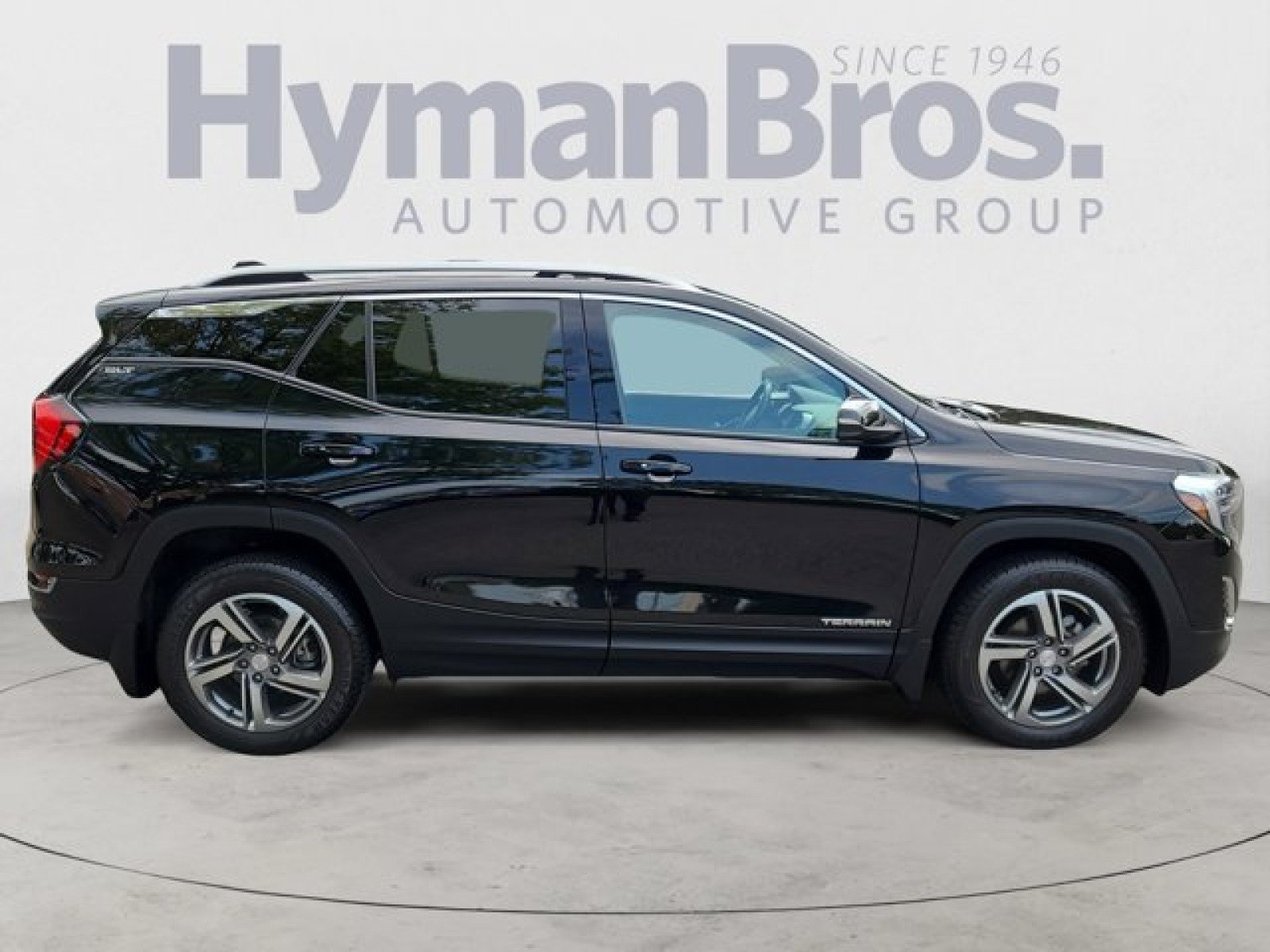 Used 2021 GMC Terrain SLT w/ Infotainment Package II AWD/4WD image 2