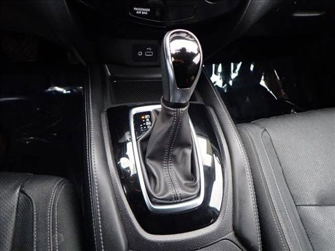 Used 2018 Nissan Rogue SL w/ Premium Package image 22