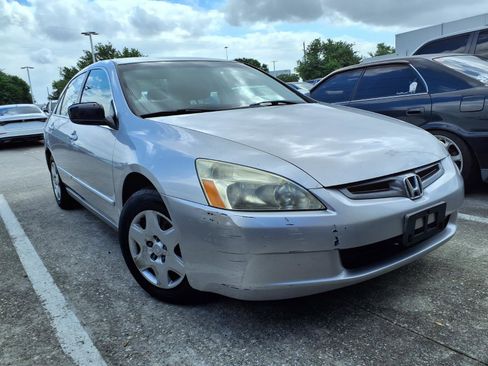 Used 2005 Honda Accord LX image 2