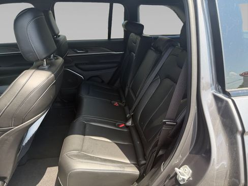 Used 2025 Jeep Grand Cherokee Limited w/ MOPAR Finishing Package AWD/4WD image 22