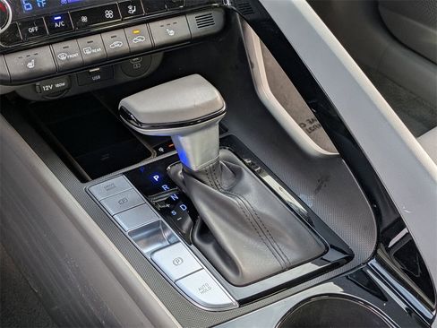 Used 2025 Hyundai Elantra SEL image 18